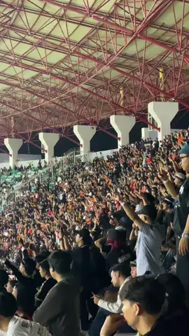 BAWA ADEM jakmania 😜  Surabaya jakarta connection 💚🧡#persija #persebayasurabaya #surabaya #jakarta #jakmania 