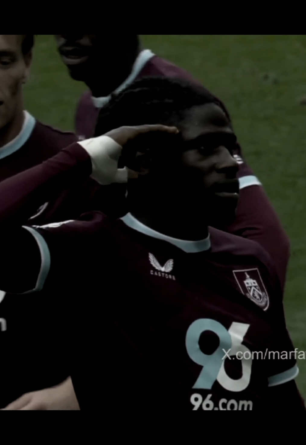 What a goallll 🤯🤯🤯🤯🤯  #PremierLeague #burnley #rocket 