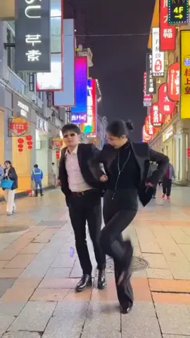 cewek cihna cantik lagi berdansa#di iringi irama musik#dangdut bukanlah hidangan untukmu#sandora6#