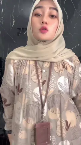 Baju wanita#bajuwanita #Bajucewek #Bajukekinian #tren #fyp 