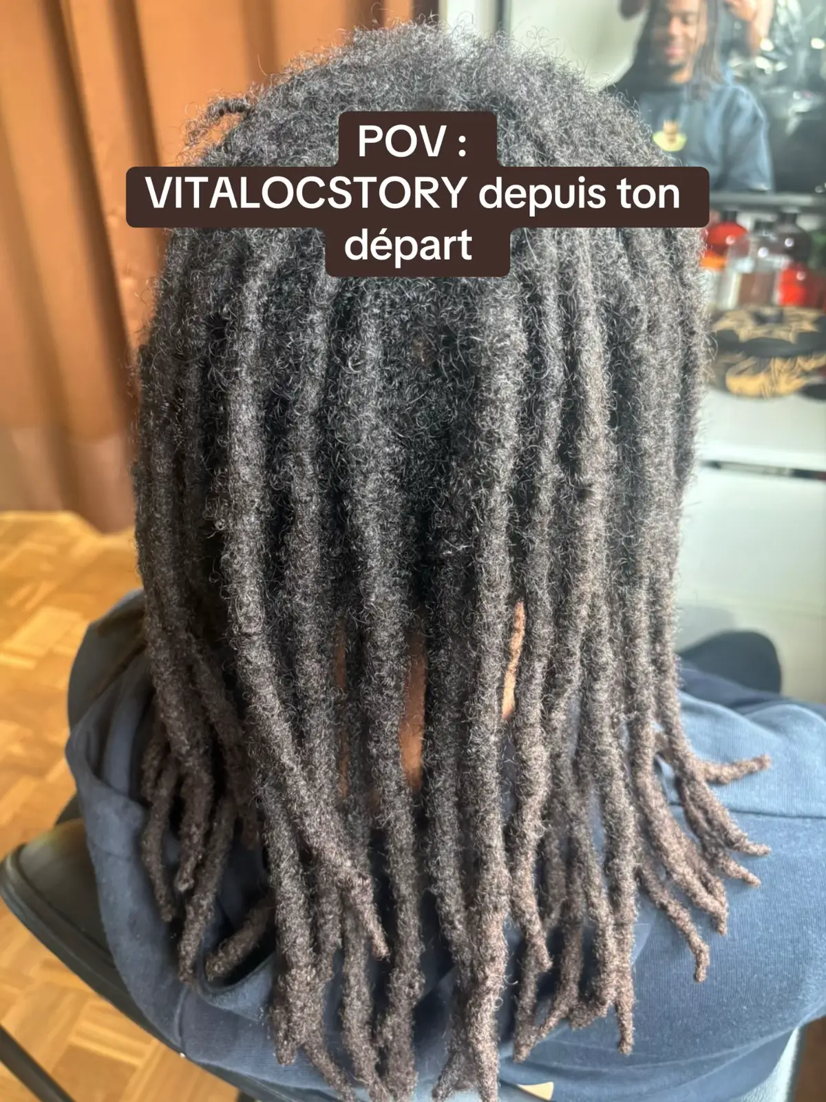 Je suis 1/4 du travail le reste c’est toi je t’apprends les bons gestes je te donne des conseils  Résultats : des belles locks un cuir chevelu sain et une pousse incroyable 🤝🏾 #vitaloctory #pourtoi #atelierlocks #locks #locs @Biishop 