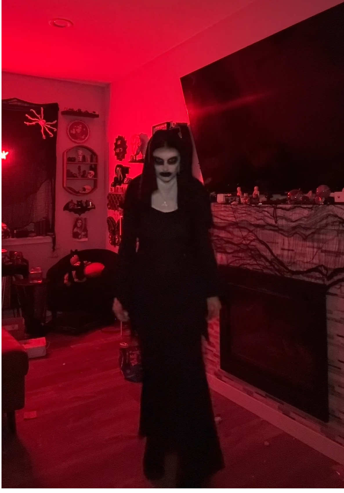 The nun. AKA valak. #31daysofhalloween #mysteryjewlerygirl #mysteryjewelryjar #trending #halloweencostume 