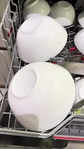 Em toàn rửa máy thôi cũng có lúc rửa tay nữa mà màu men của nó đẹp xuất sắc luôn#tienich #chenbat #yeubep