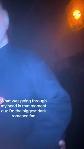 I said hear me out and he pulled me into the wall nd put the 🔪 on my neck while I was js smilin 😍. #darkromance #fyp #xyzabc 