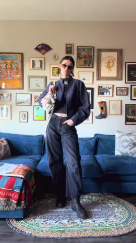 Blue 🤝 Black color combo is my new fall uniform  @Free People #freepeoplestyle #barreljeans #quiltcoat #twotone #nashvillestyle  Free people Barrel Jenas Baby Emerson Bag Free people Manager