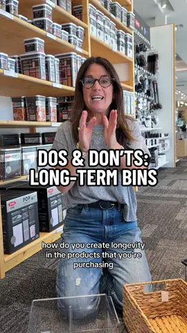 Not all bins are built to last! 👀 When choosing long-term storage, stick with classic, easy-to-find styles like water hyacinth or clear bins. They’re timeless, versatile, and easy to replace as your needs change. Skip the trendy, one-off designs you can’t find again. Future you will thank you! 🏡✨ #professionalorganization #organizewithme #homeorganization 