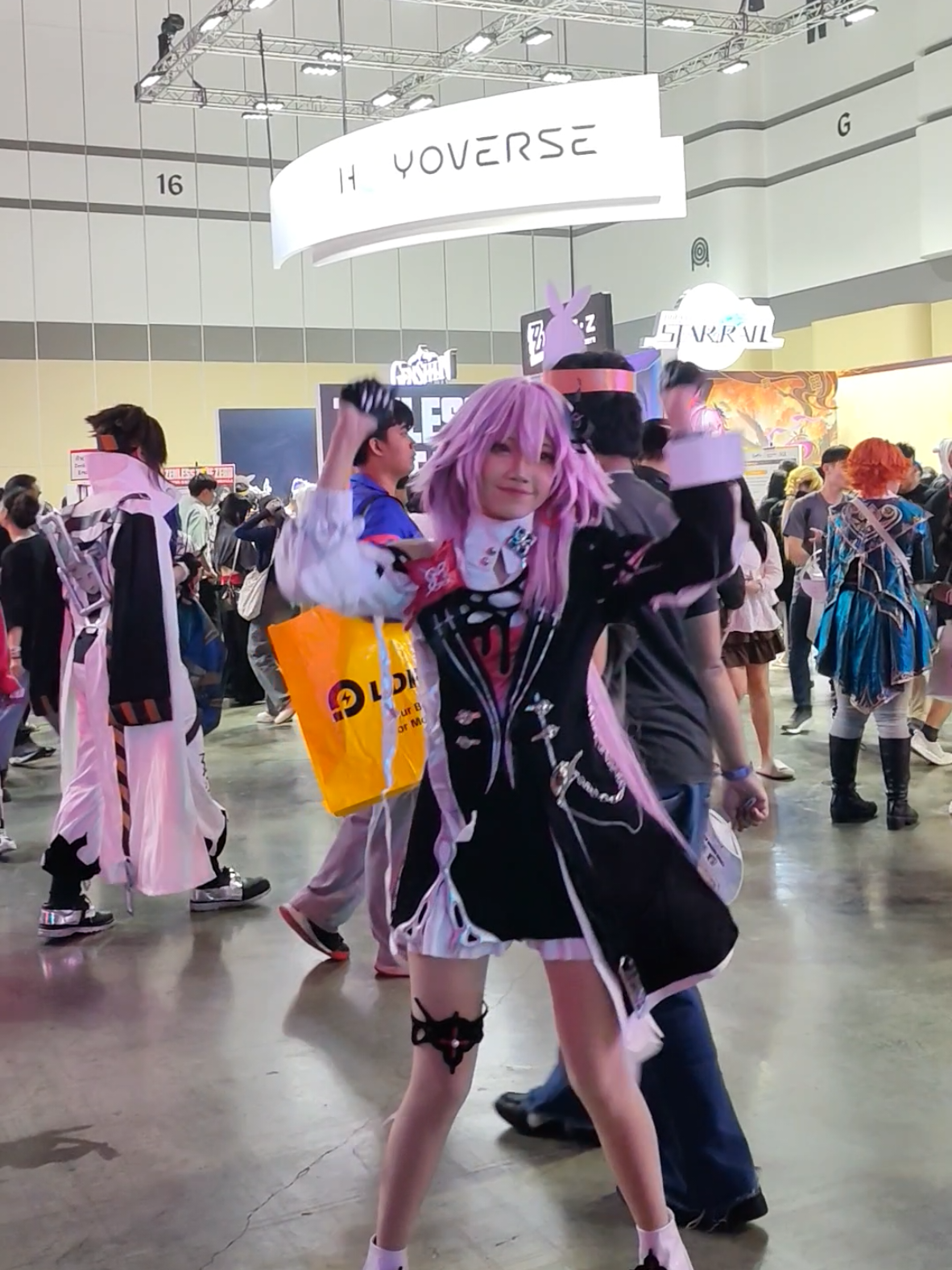 Forced my bf to take these the whole day. #HonkaiStarRail #hsrcreators #Evernight #fyp #tgs2025 
