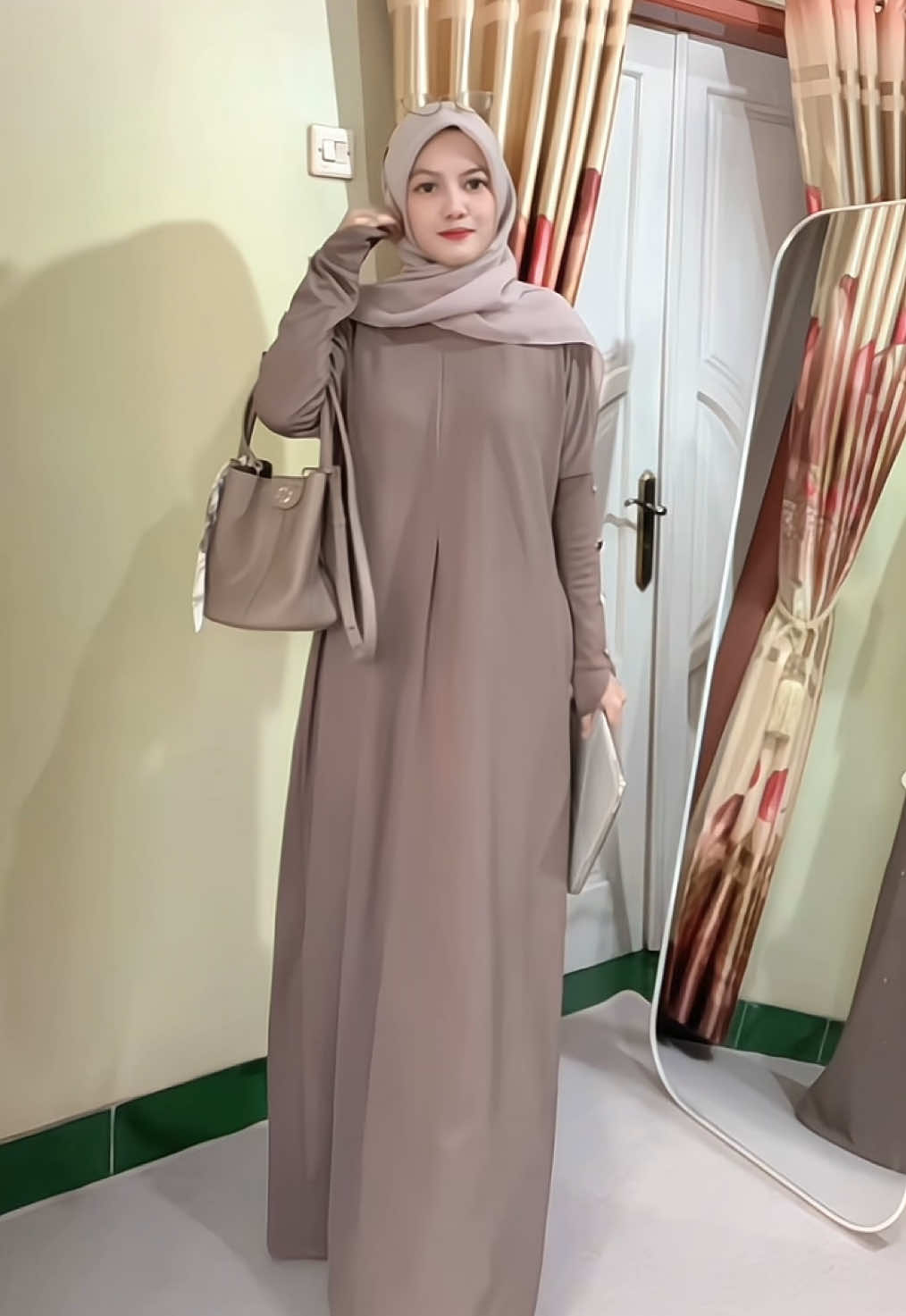 Candu cokguzel 🤏🏻 #abaya #abayaknit #abayabatwing #abayaknitpremium 