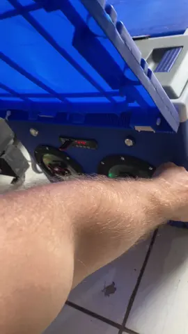 Caixa térmica com som e leds #caixatermicacomsom #fyp #jbl #brasil #som 