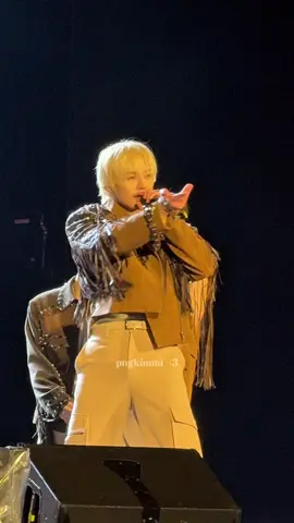 lee know + hyunjin bleep 🤤🤤🤤 day 1 - stray kids encore in korea: dominate celebrate!!  #dominate_celebrate #skz #straykids #스트레이키즈  