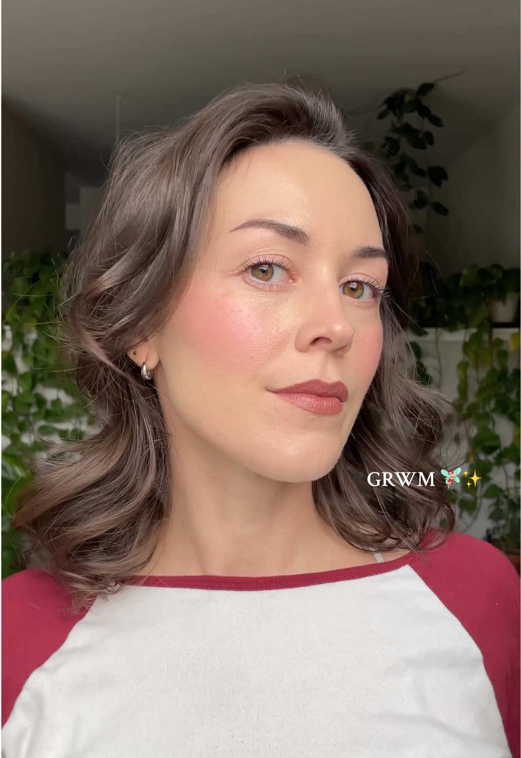 Everyday fair olive makeup 💫 @loréal paris usa  Faux Brow Pen “Dark Brunette” @RMS Beauty  Revitalize Hydra Concealer “ON01 + ON08” (Olive Neutral) @about-face beauty  The Performer Foundation “F2Olive” @Hourglass Cosmetics  Unreal Liquid Blush “Craft” @SKINDINAVIA  Makeup Finishing Spray “Bridal” @ILIA Beauty  Limited Lash Mascara “After Midnight” @SOSHE Beauty  Soft Glide Lip Pencil “Speakeasy” @maccosmetics  Macximal Sleek Satin Lipstick “Crème In Your Coffee” #oliveskin #fairoliveskin #grwm #grwmmakeup #makeup 