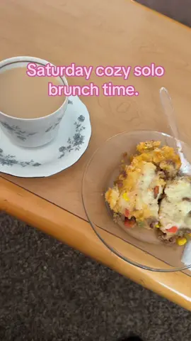 Warm drink, leftover shepherd pie, and Downton Abbey. I’m all set. #downtonabbey #brunch #saturday #solo 