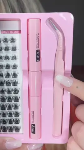 Achadinho que TODA mulher precisa ter! 😍 Kit de cílios postiços completo, com aplicador e cola 💕 Paguei baratinho e o resultado parece profissional! #AchadinhosDeBeleza #AchadinhosShopee #CiliosPosticos #CiliosPerfeitos #MakeBarata      