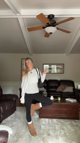 Is it giving older sister in 2009 #OOTD #2000s #y2kfashion #outfitinspo #fashioninspo 