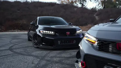Two of the cleanest FL5s in SoCal 🗣️ • • • #fl5 #typer #honda #jdm #hondatyper 