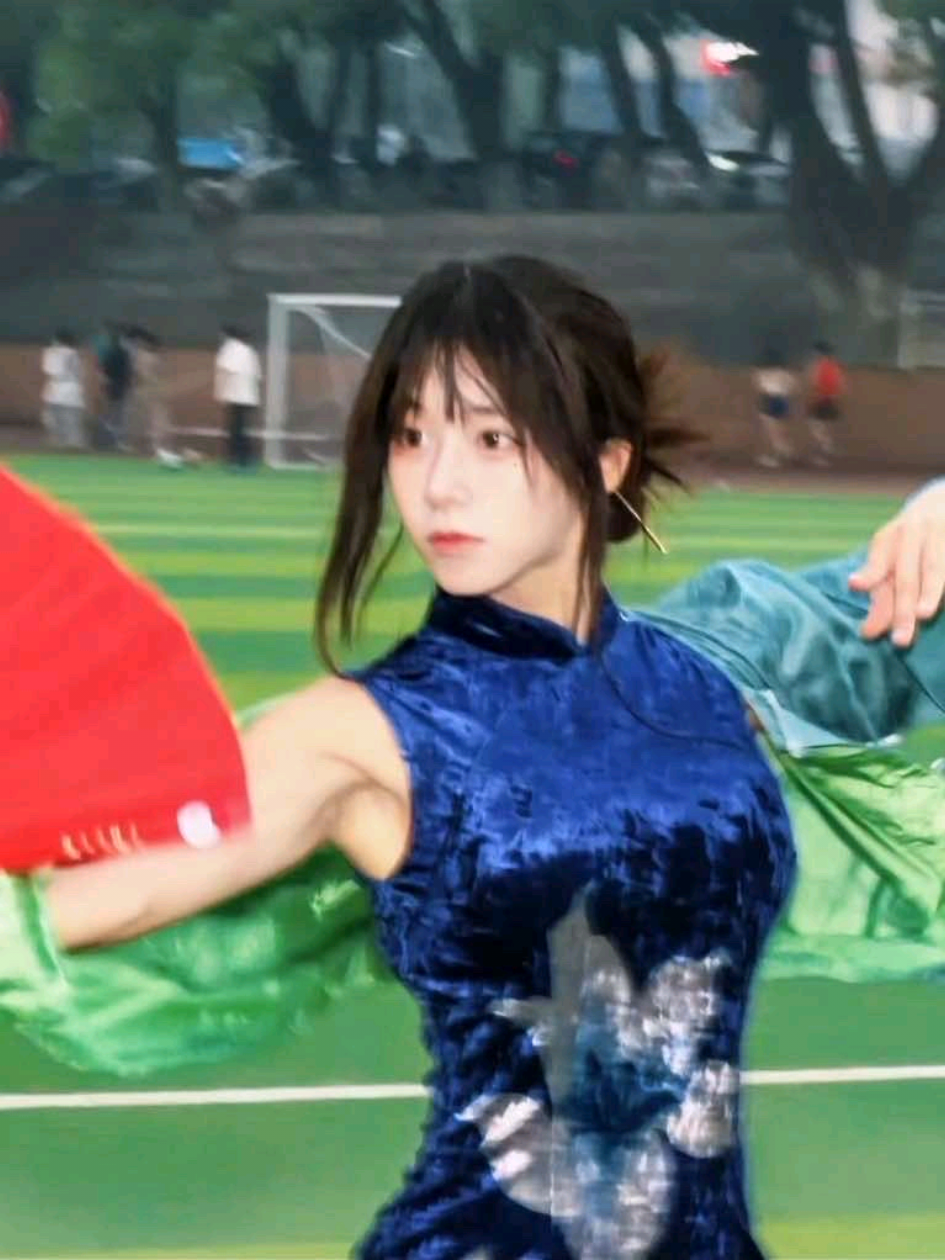 “平常表面高冷的师姐” #王六堡 #国风 #太极扇 #百young非遗计划