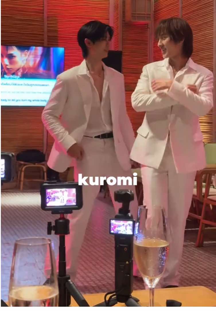 ThomasKong Dance.❤️‍🔥 The Eve - EXO  🦊 ละลาย (LALALYE)  - DAOU 🍓 X. @April_whispers , @Kelly36554441 #thomaskong #โทมัสก้อง #tthomastc #kongjiro #EVERPINKScentofMemoryxTMK 