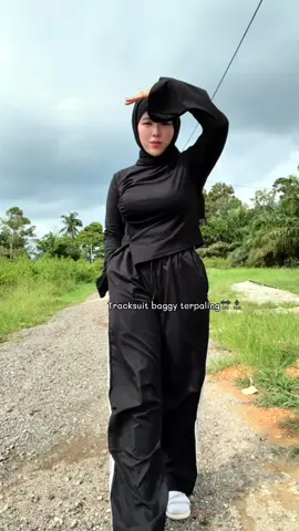 Lurve sgt tracksuit mcmni ,best pakai cutting lawa🫶🏼‼️#tracksuit#tracksuitmurah#seluartracksuitberkualiti#baggytracksuit#baggypants#baggytrackpants#trackpants 