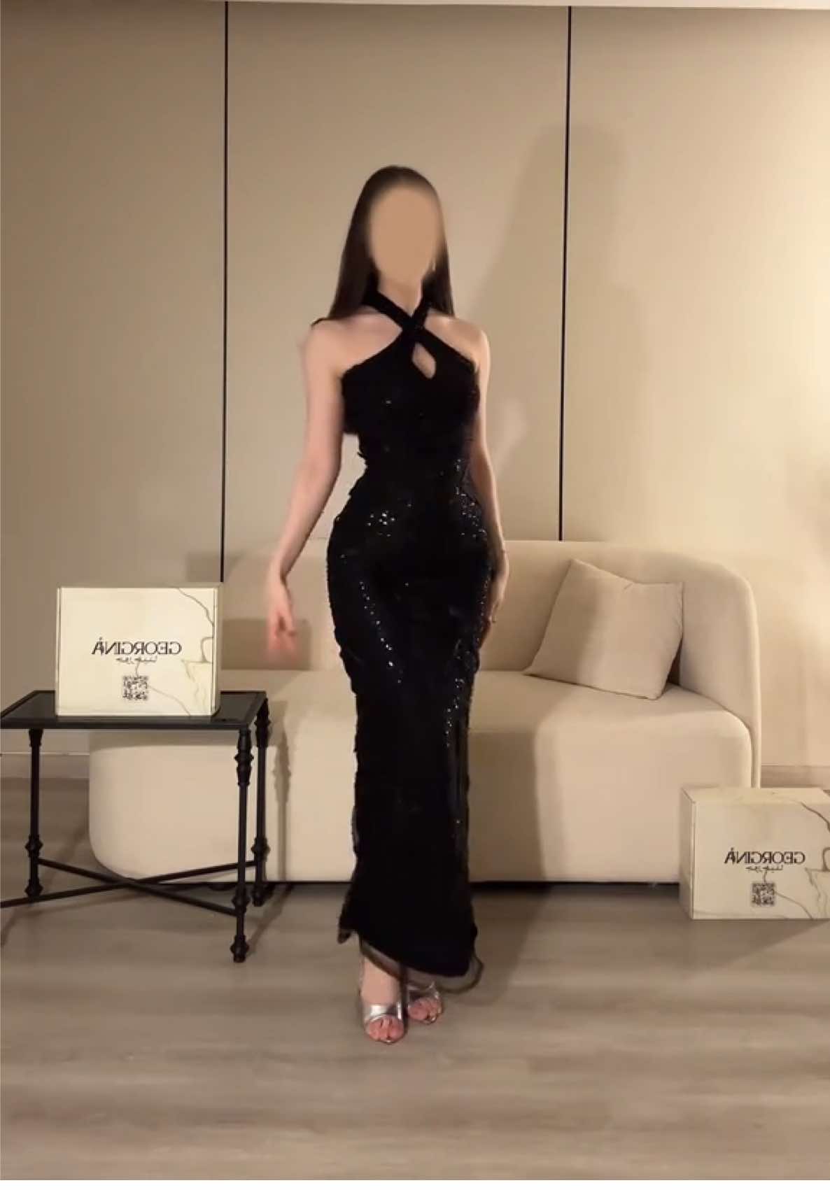 اسم الفستان: انولا الاسود #تنفذينا_وتصويرنا_الشخصي #explore #جورجينا #fyp #foryou 