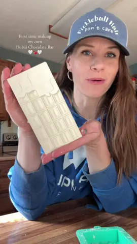 This @CHOCBOX ✨ Dubai Chocolate Bar Kit would make a great Christmas present for teens/friends who love to bake! Super convenient and has everything you need and tastes amazing! #chocboxdubaichocolate #dubaichocolate #homemadedubaichocolate #chocbox #TikTokShopCreatorPicks 