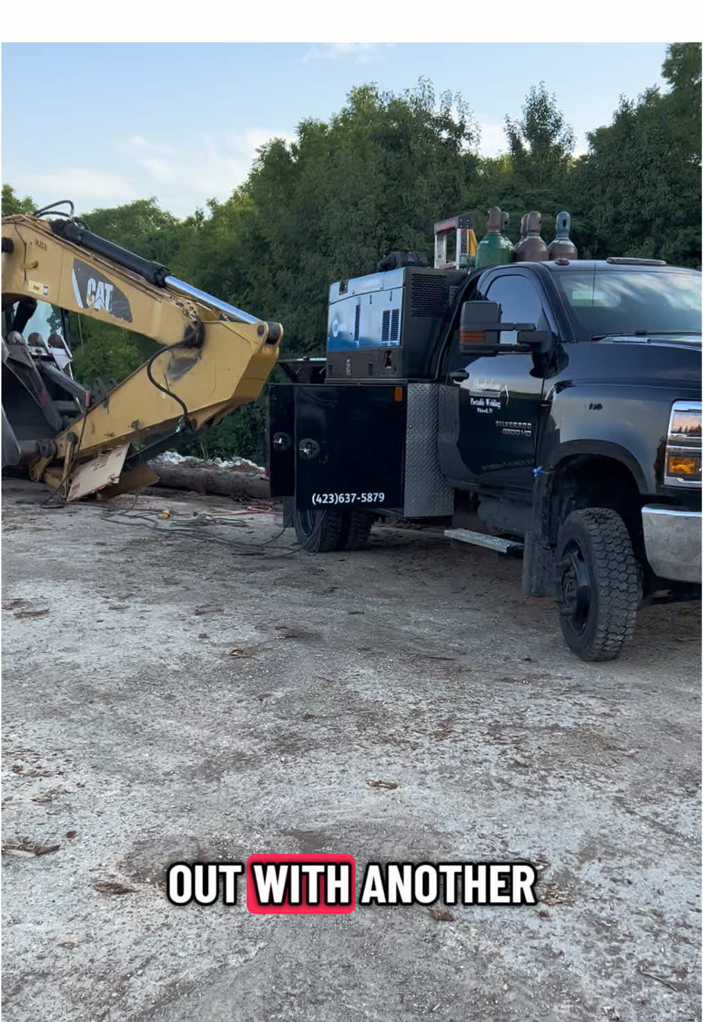 Replying to @Dustin Fixing cracks on this stick and adding fish plates for extra strength. A little time now saves a whole lot of downtime later.  . #Welding #HeavyEquipment #LineBoring #Fabrication #BlueCollar