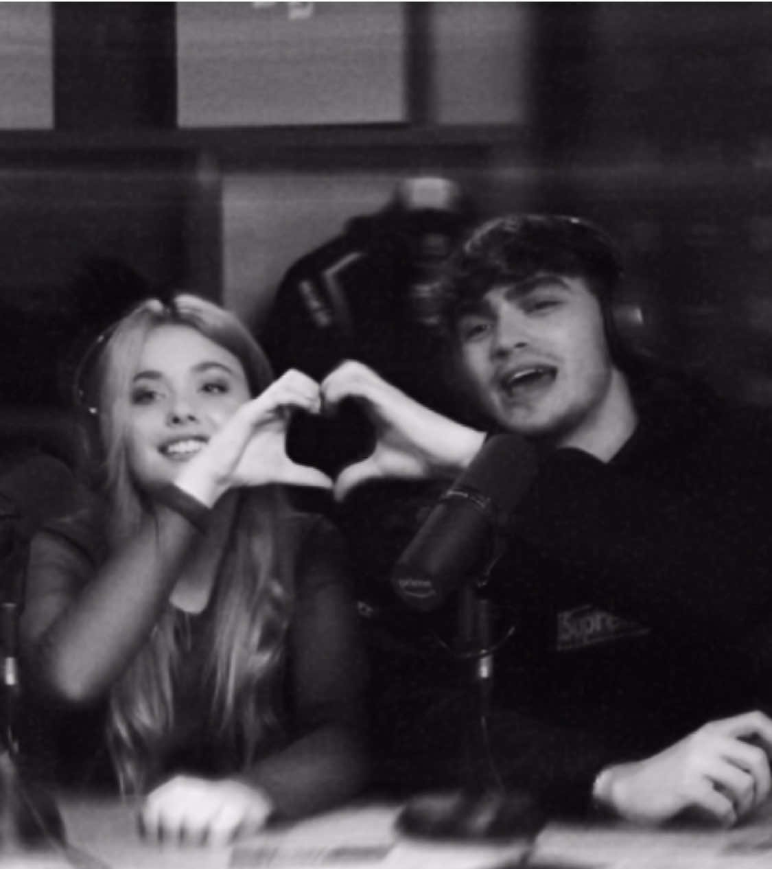 I miss them #nicolewallace #gabrielguevara #culpamia #primetime #friendship 