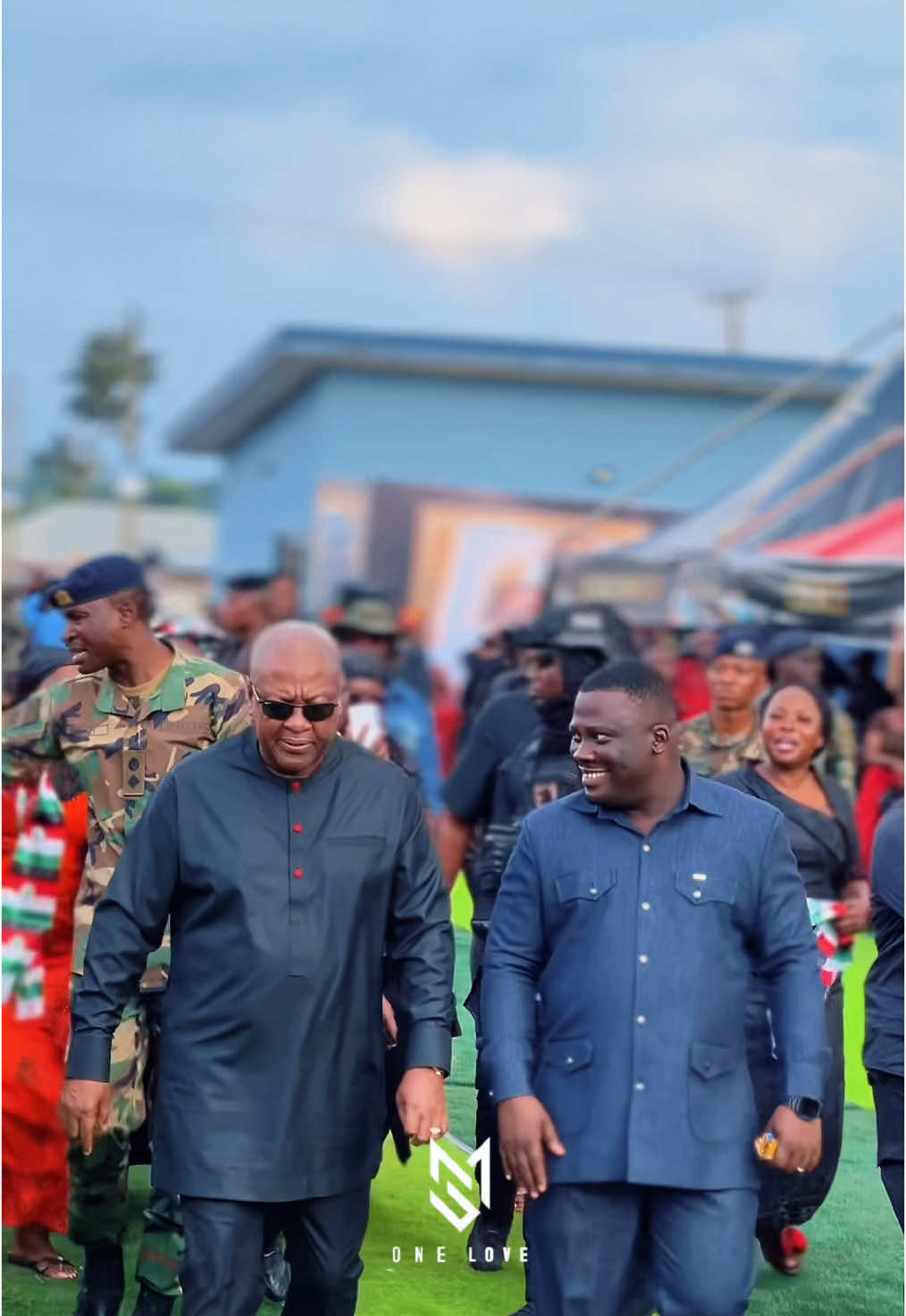 President of Ghana John Dramani Mahama arrives at National Vice Chairman - NDC ( Dr. Samuel Sarpong) final funeral rites #johnmahana2024 #ndc #onelovegh #fyp #ghanatiktok🇬🇭 #ghanatiktok🇬🇭 #tiktoktraditions #tiktok @Dr Frank Amoakohene 