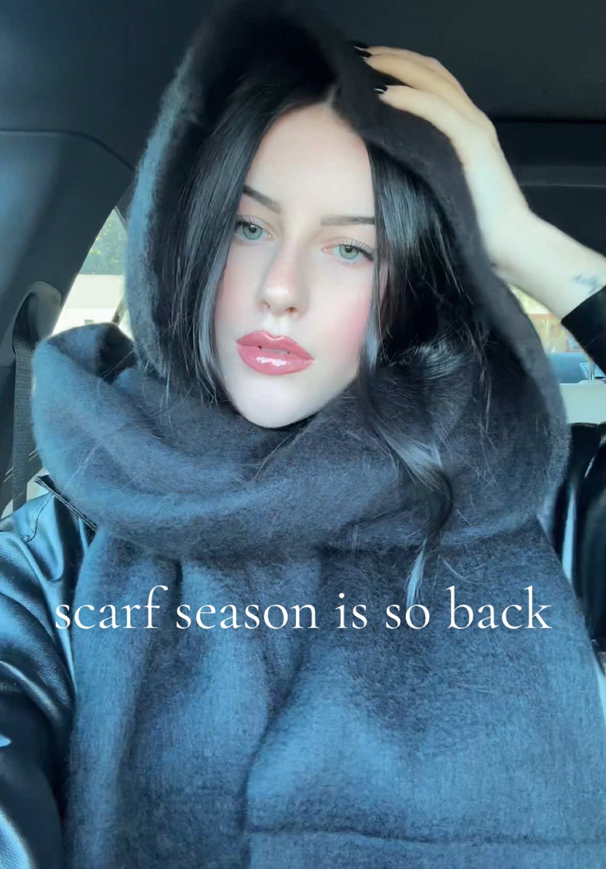 the best time of year 🤍 #fyp #relatable #paleskin #fallfashion #scarfseason 