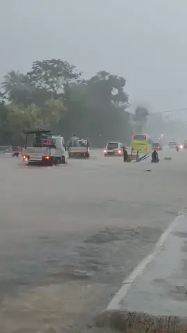 sitwasyon diri sa amon sa Capiz dahil sa bagyong Ramil🙏#keepsafeeveryone #matindingbaha #fpyシシ❤️viral #supportmytiktokaccountpls🙏♥️ 
