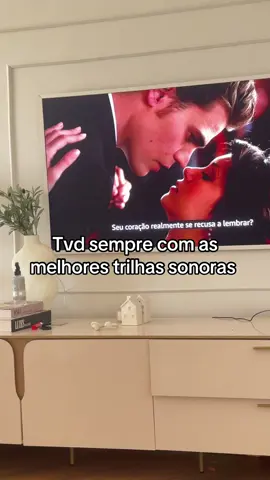 Tvd sempre com as melhores músicas 🫶🏻 episódio da Elena quando desligou a sua humanidade#tvd #serie #diariosdeumvampiro 