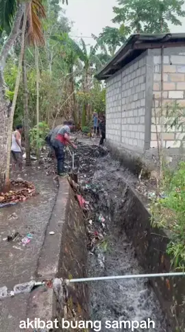 buanglah sampah pada tempat yang sudah disediakan