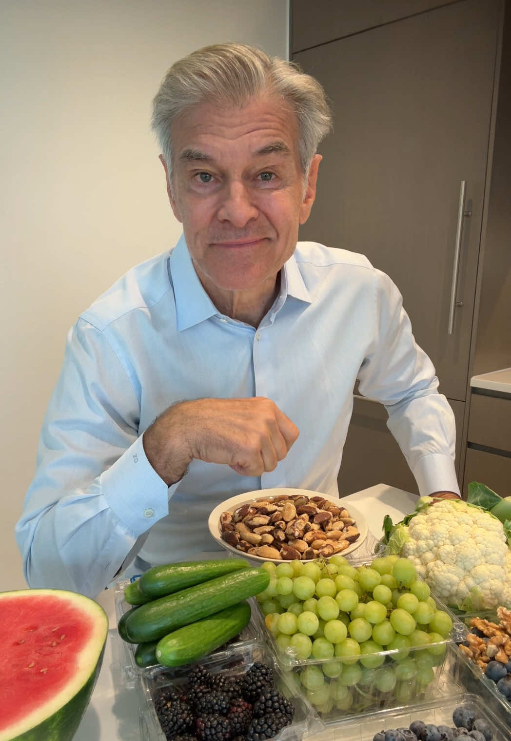 Only 7% of Americans get enough fiber, so when you’re reaching for a snack, look for all the colors of the rainbow!