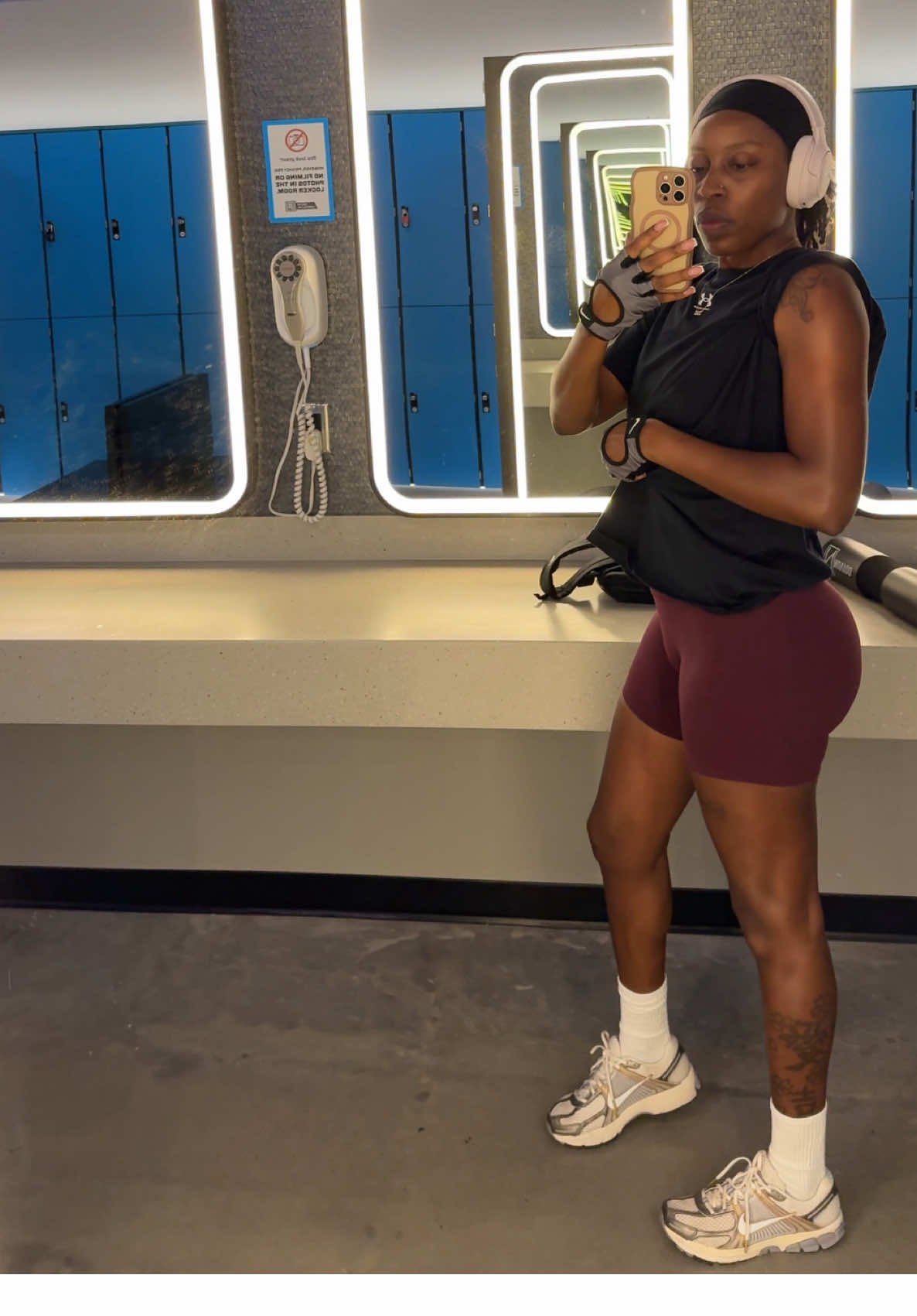 4 kids. One body. 100% natural. Now run tell that! Getting 1% better every damn day. 💪🏾  #Fitness #momlife #GymTok #gains #girlswholift 