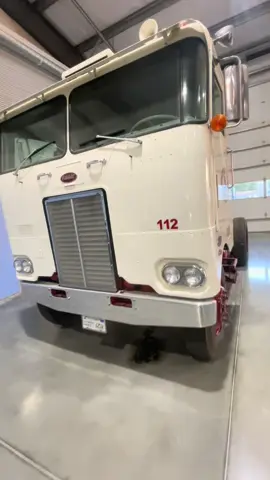 #peterbilt #vintage #vintagefinds #trucking #trucktok 