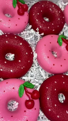 GIRLS NIGHT PINEAPPLES AND CUPCAKES 🍒🍒🍒🍒🍒 #fypシ゚viral #dippedtreats #girlsnight #fypシ゚viral 