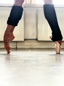pt 2 🩰 The way you do anything is the way you do everything (See previous post for the same exercise in a different position)🫶🏽 In dance and in life, how we do the small things is how we do the big things. My teacher used to say, “God is in the details”. This is one of the principles I train and live by. What are some of the most impactful lessons your teacher or mentor has imparted to you? I’d love to know 🩰🤍✨ xxxooo  #ballet #ballerina #balletdancer #training #feet 