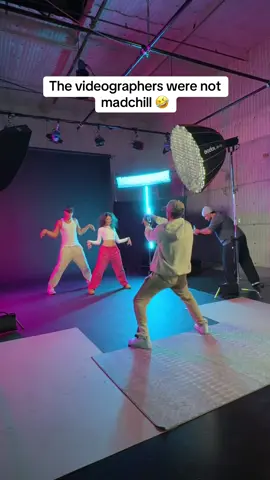 the videographers were not @MadChill 😅🔥 @chrissipatakas @JUSTIN #milkshake #dance #madchillcrew 