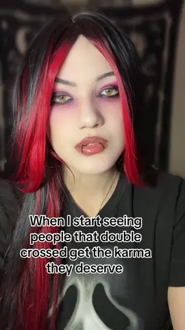 This makeup eats I must admit 🧙#goth #gothmakeup #witchtok #gothgirl #alttiktok 