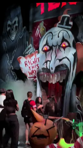 HHN House Tour! Guess my fave #fyp #hhn #horror #fnaf #terrifier @Universal All-Access @Universal Orlando Resort 