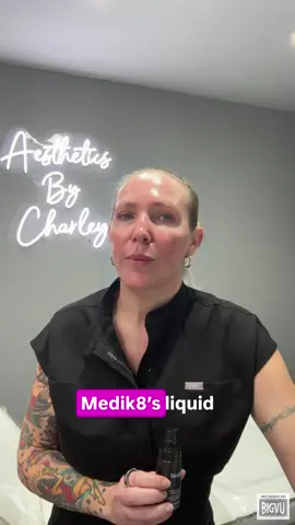 Your skin has a personal trainer 💪🏼👇🏼 Medik8 Advanced Liquid Peptides MP helps your skin act younger by boosting collagen, elasticity and hydration. It’s the ultimate “bounce-back” serum — one pump is enough for your whole face and the glow is unreal ✨ Would you try it? 👀 #medik8 #peptideserum #antiagingskincare #glowyskin #skincareover30