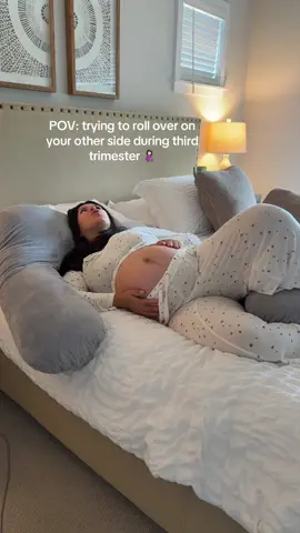 So painful 😭 #pregnancy #thirdtrimestermama #thirdtrimesterbelike #sleepingwhilepregnant #pregnancyhumor 