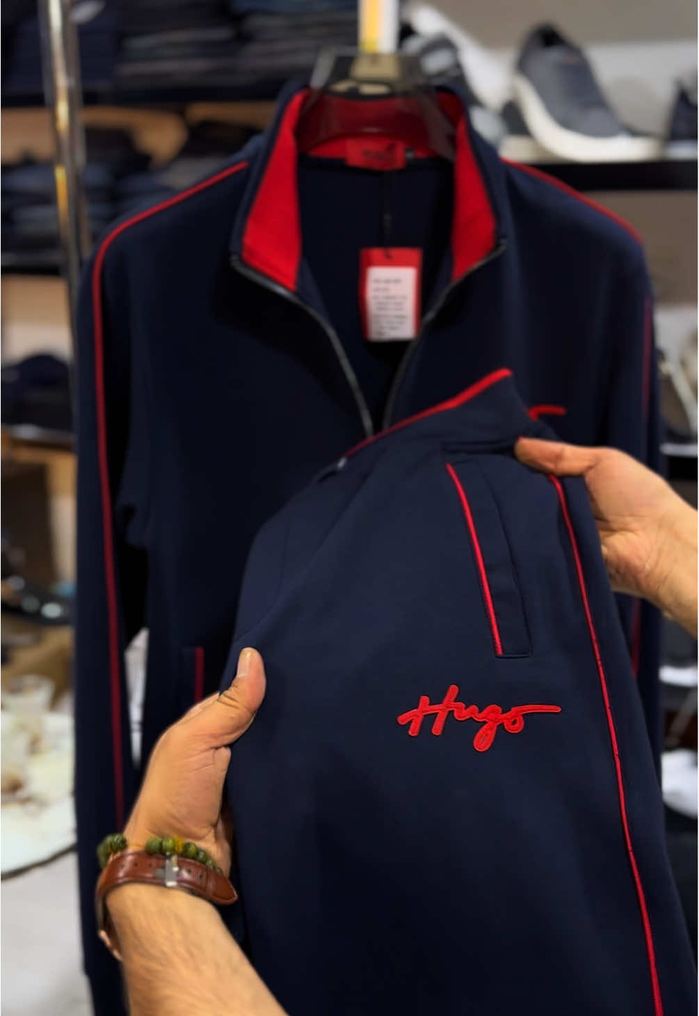 HUGO BOSS sini rəng Qiymətlə bağlı dm və ya +99451864-26-63 Çatdırılma var dünyanın hər yerinə #keşfet #keşfetbeniöneçıkart #keşfetteyizzz 