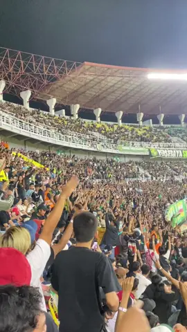Pertemuan ini adalah sebuah kabar baik, jaga terus persaudaraan Bonjak✨ #thejakmania #bonekmania #persijavspersebaya #awaydays #supporterindonesia 