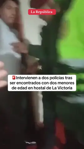 🚨El terrible hecho sucedió el jueves 16 de octubre en un hostal de La Victoria. Ambos efectivos habrían abandonado su servicio para ingresar al establecimiento con las adolescentes. Sin embargo, la policía logró localizarlos.  #pnp #policia #menoresdeedad #noticiasperu #lavictoria 