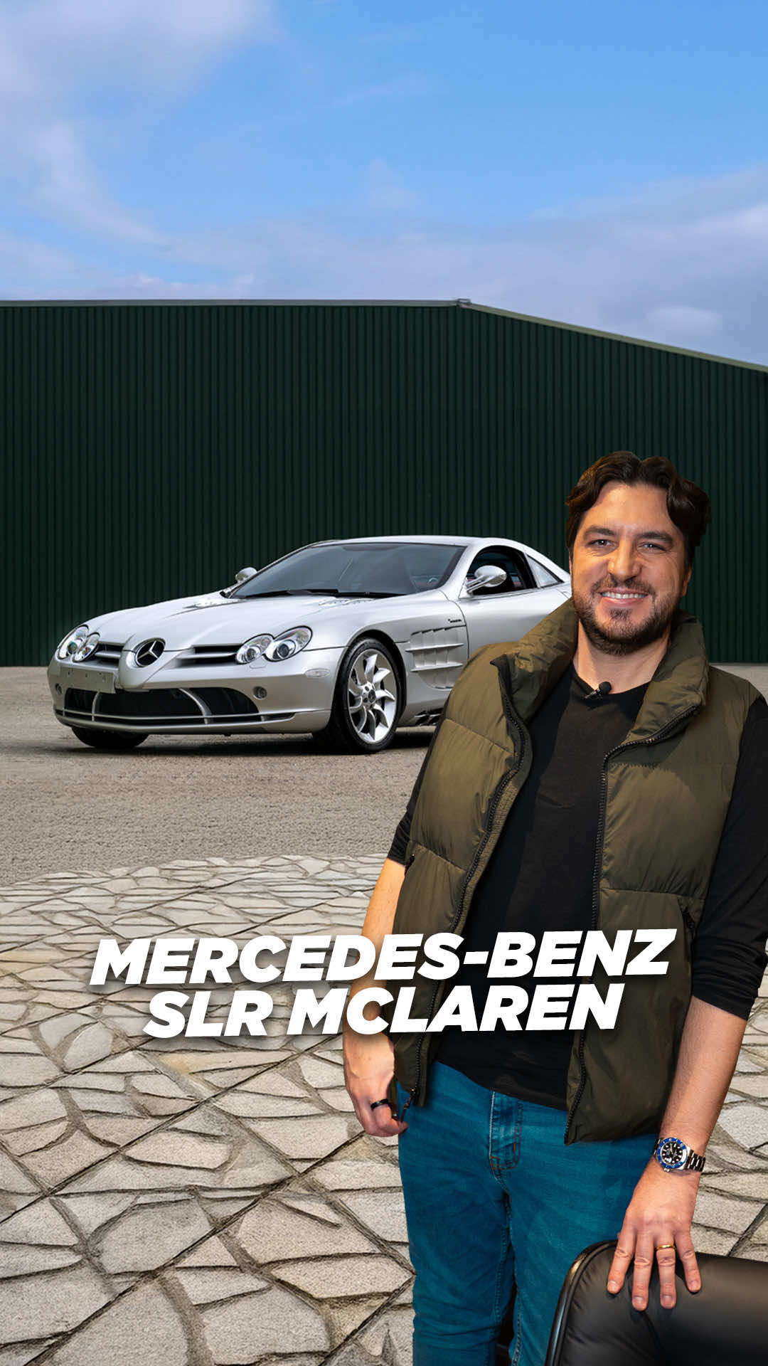 Hay coches que se manejan.. y hay otros que además se sienten. El Mercedes SLR McLaren fue eso, una mezcla perfecta entre brutalidad y elegancia. Con un sonido como el de un trueno gracias al V8 Supercargado y con una presencia que impone respeto hasta con el motor apagado. No necesitaba pantallas ni tanta cosa digital, todo era gracias a su alma, el sonido, la velocidad y el espectacular diseño eterno. Si hoy te dieran las llaves de uno, ¿lo manejarías o lo guardarías como la gran joya que es? #MercedesSLR #McLaren #Superauto #Leyenda #SLRMcLaren 