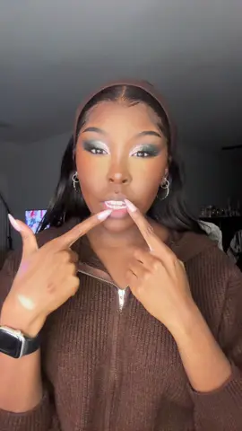 Let’s do a Brown Toned Fall Lip Combo •• #brownlipcombo #creatorsearchinsights #tiktokshopcreatorpicks #TikTokShopCyberMonday #TikTokShopBlackFriday 