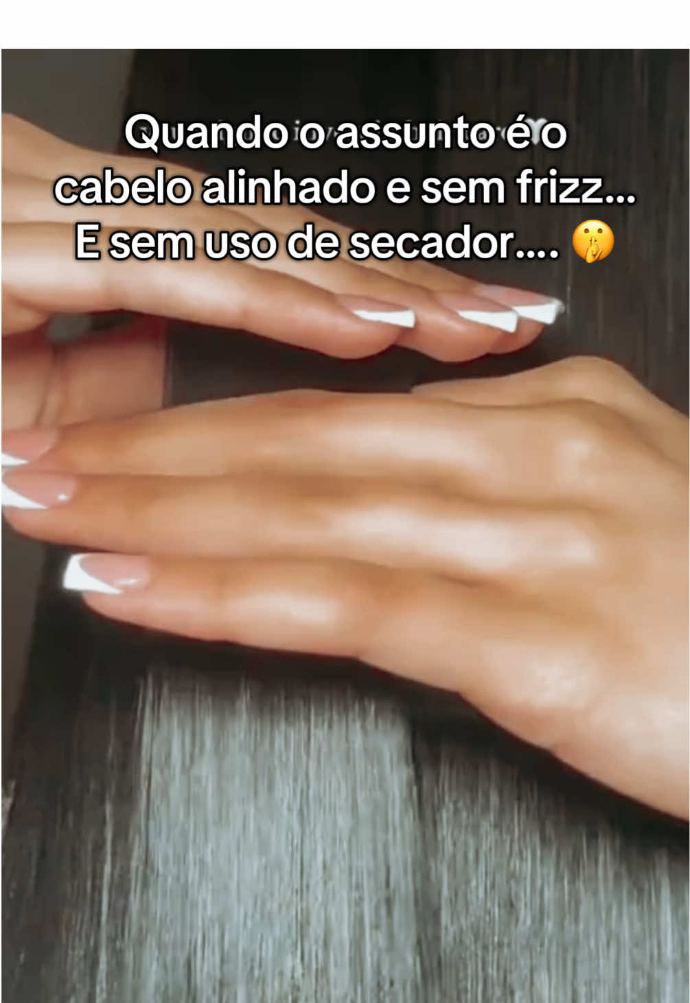 Se seu cabelo sofre com frizz, presta atenção nisso! #amend #tiktokshop #secasemfrizz #dicasdecabelo #proteinacapilar 