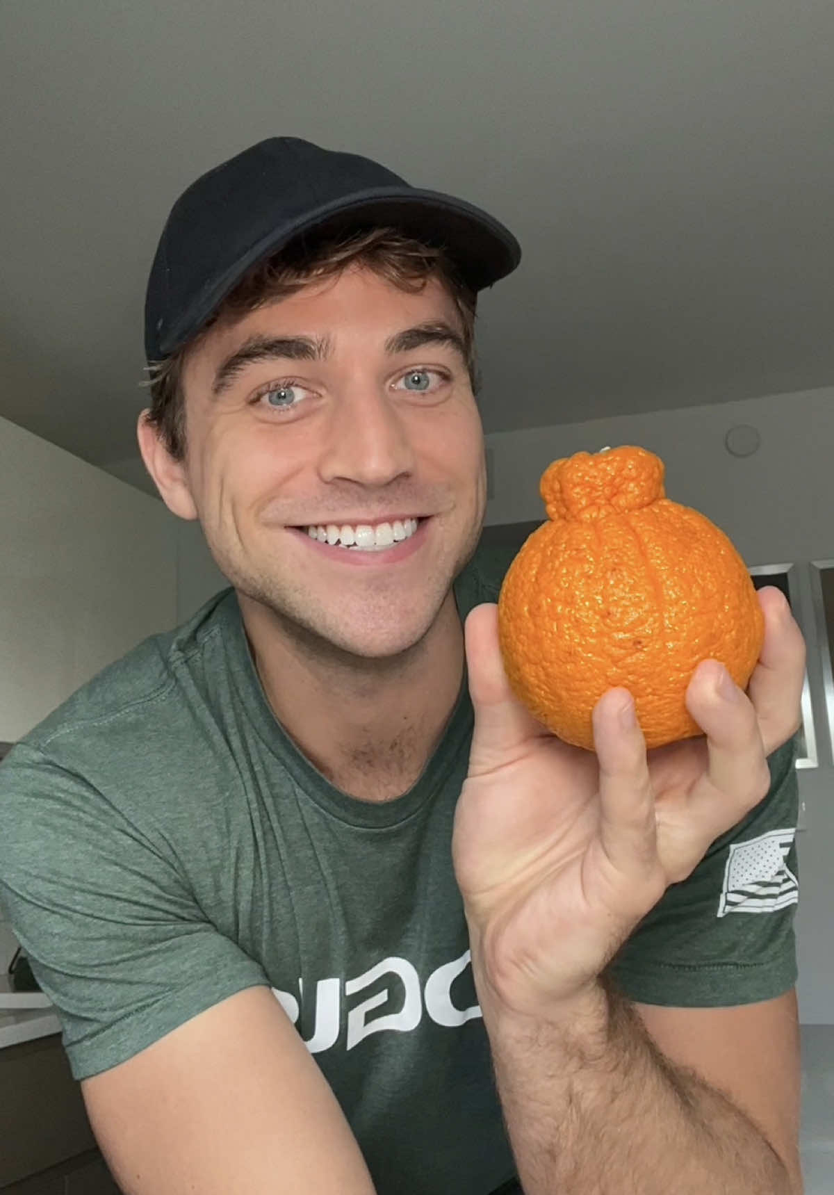 Have you ever tried a sumo (Dekopon) orange before?! They’re my favorite treat 🍊 #sumoorange #dekopon 