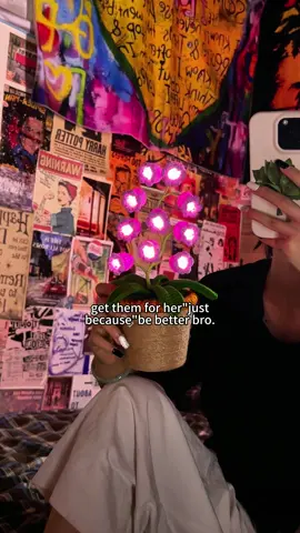 girls js want thoughtful gifts #foreverflowers #crochetflower #gf #tiktokshopcybermonday  #tiktokshopblackfriday 