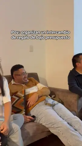 Las risas no faltaron 😂 #intercambio #amigos #navidad #fyp 